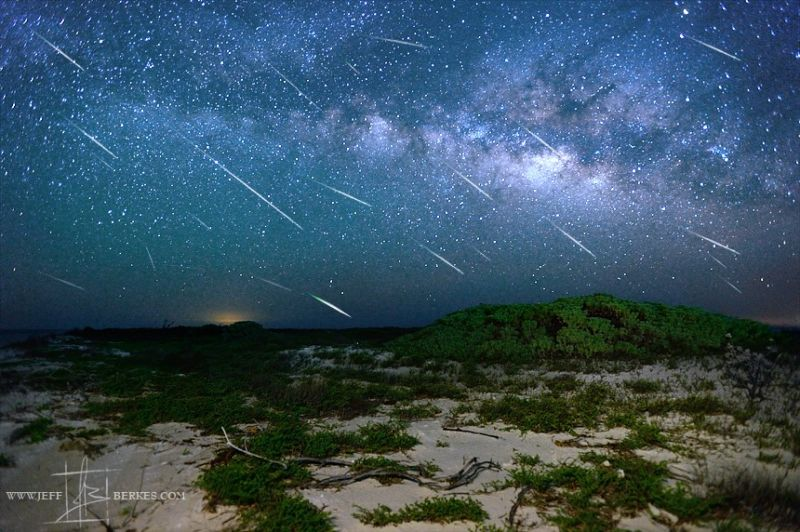 Imagen: Eta Aquarids timelapse / Jeff Berkes de Jeff Berkes Photography